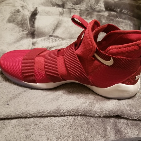 Shoes - Picture 2 of 6